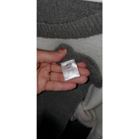 Color Block Sweater - Picture 4 of 4